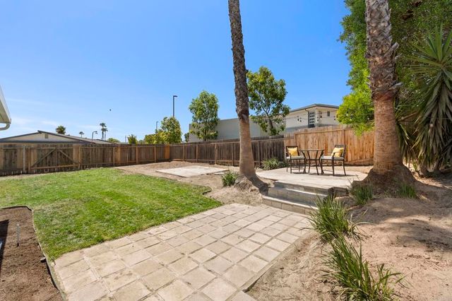 3133 Morningside Dr, Oceanside, CA 92056