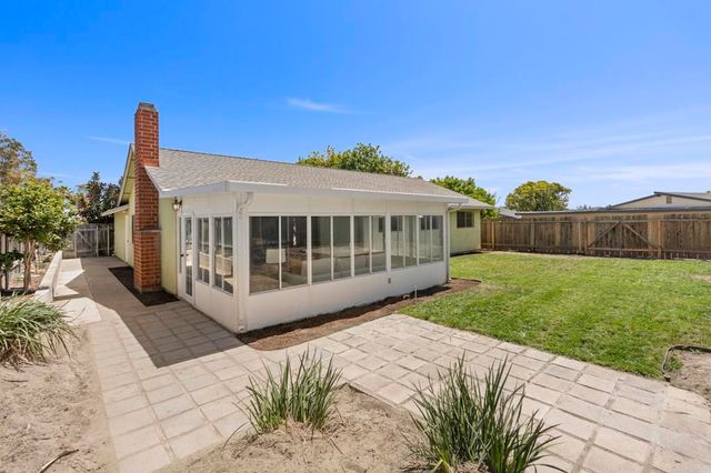 3133 Morningside Dr, Oceanside, CA 92056
