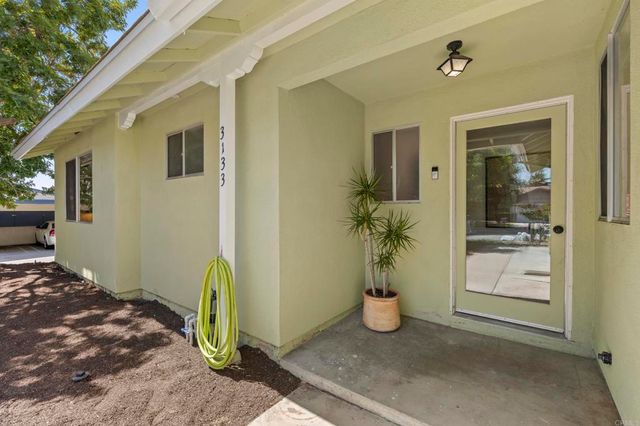 3133 Morningside Dr, Oceanside, CA 92056