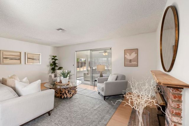 3133 Morningside Dr, Oceanside, CA 92056