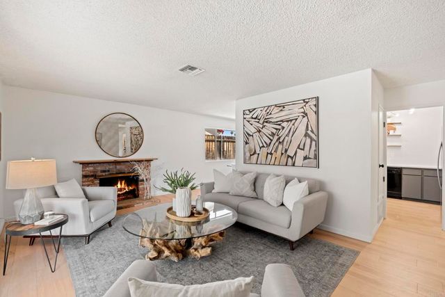 3133 Morningside Dr, Oceanside, CA 92056