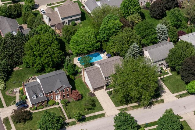 4500 Huntwicke Drive, Hilliard, OH 43026