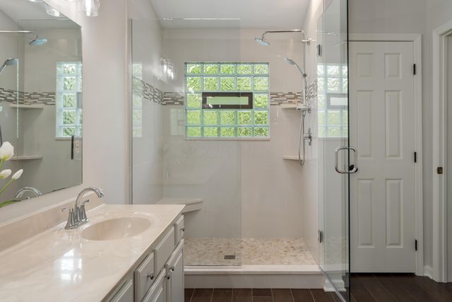 4500 Huntwicke Drive, Hilliard, OH 43026
