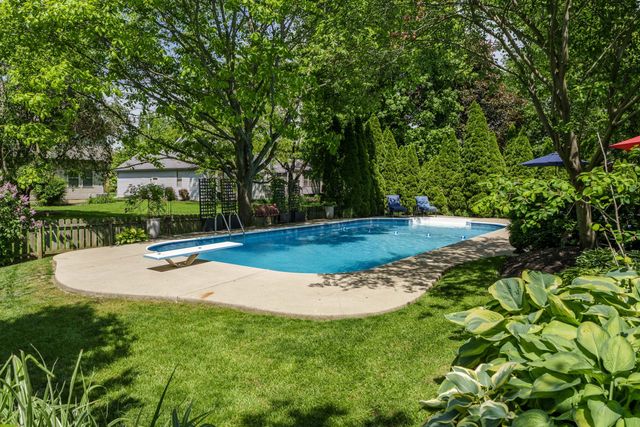 4500 Huntwicke Drive, Hilliard, OH 43026
