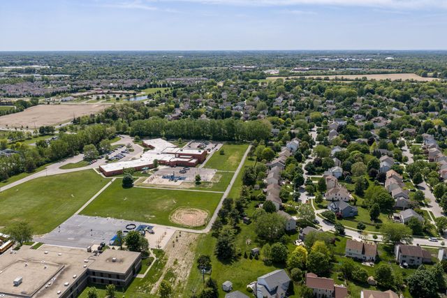 4500 Huntwicke Drive, Hilliard, OH 43026