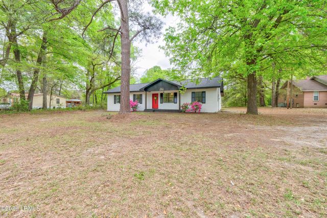 3980 Walterboro Highway, Varnville, SC 29944