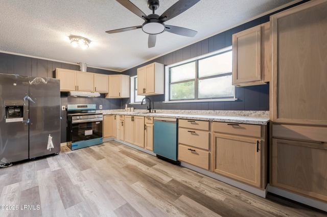 3980 Walterboro Highway, Varnville, SC 29944