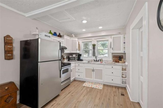 283 Easy Street, Toccoa, GA 30577