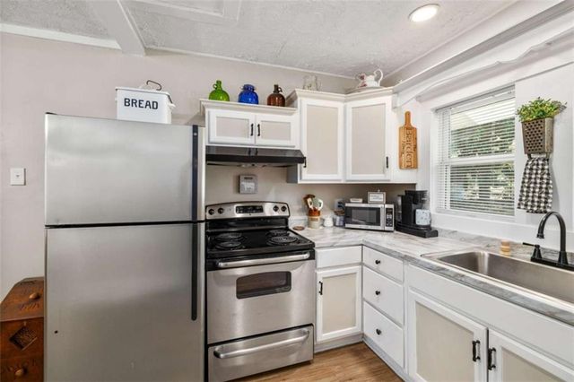 283 Easy Street, Toccoa, GA 30577
