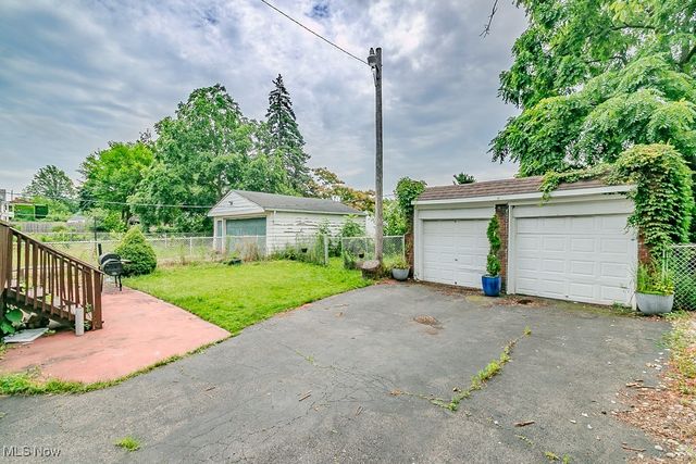 10008 Aetna Road, Cleveland, OH 44105