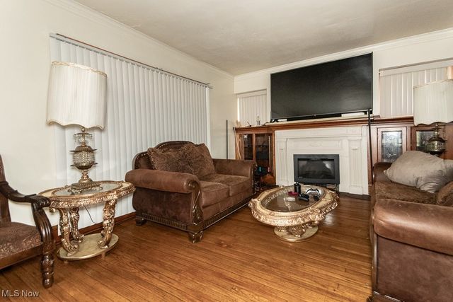 10008 Aetna Road, Cleveland, OH 44105