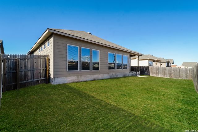 848 GRAY CLOUD DR, New Braunfels, TX 78130
