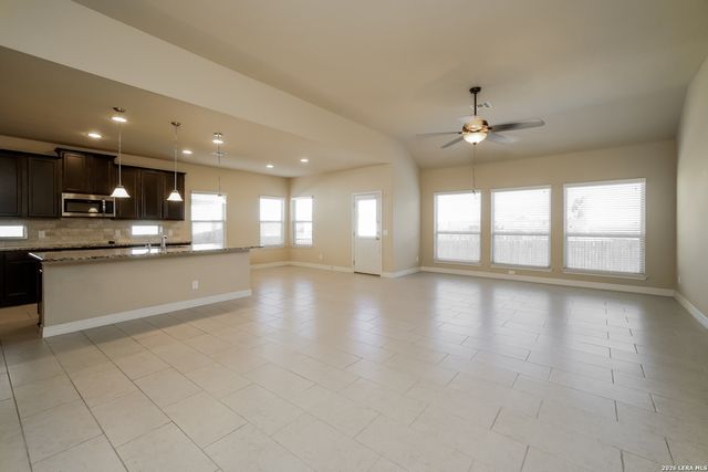 848 GRAY CLOUD DR, New Braunfels, TX 78130