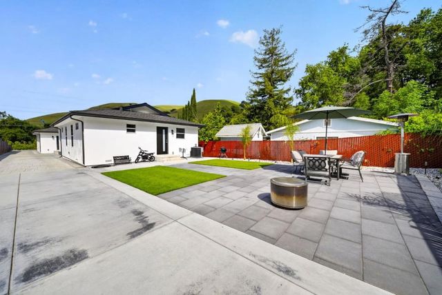 919 Old Canyon Road, Fremont, CA 94536