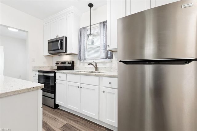 30 Maplewood ST, Hampton, VA 23669