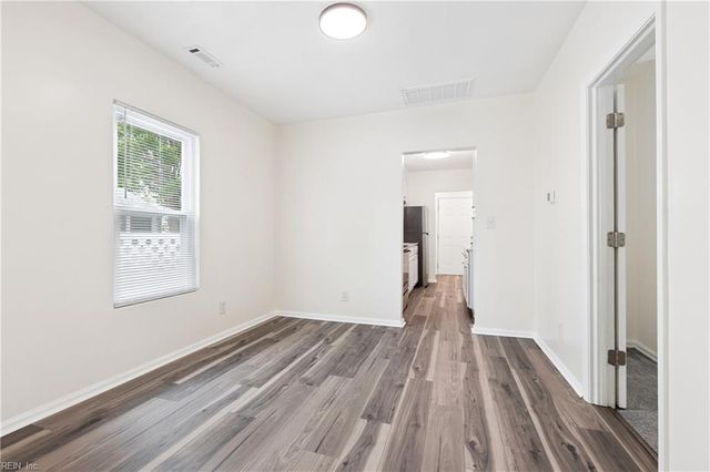 30 Maplewood ST, Hampton, VA 23669