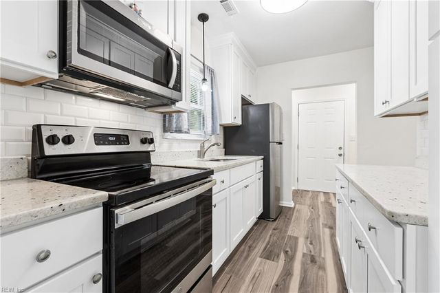 30 Maplewood ST, Hampton, VA 23669
