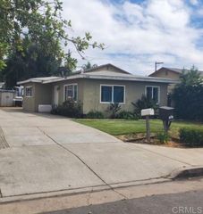 351 55 W 8th Ave, Escondido, CA 92025