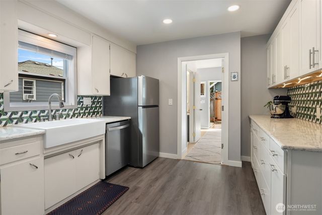 2418 Queen Anne Avenue N, Seattle, WA 98109