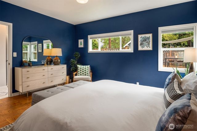2418 Queen Anne Avenue N, Seattle, WA 98109