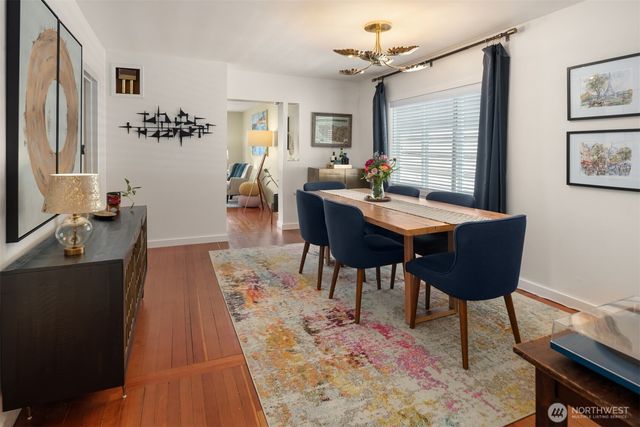 2418 Queen Anne Avenue N, Seattle, WA 98109