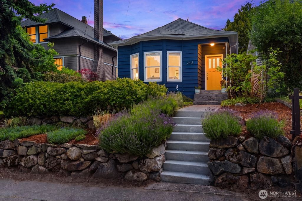 2418 Queen Anne Avenue N, Seattle, WA 98109