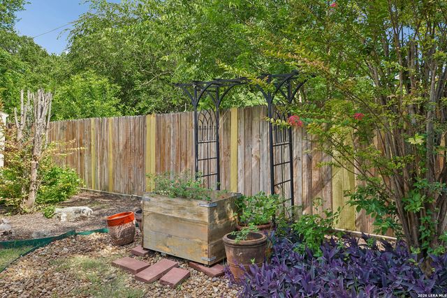 3607 FALLS CREEK DR, San Antonio, TX 78230