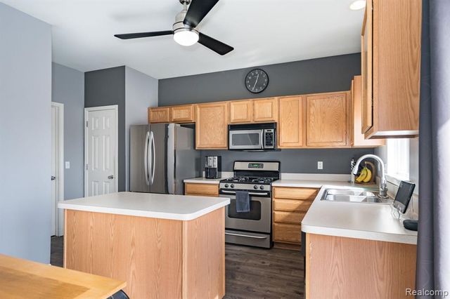 432 Otter Run Road, Holly, MI 48442