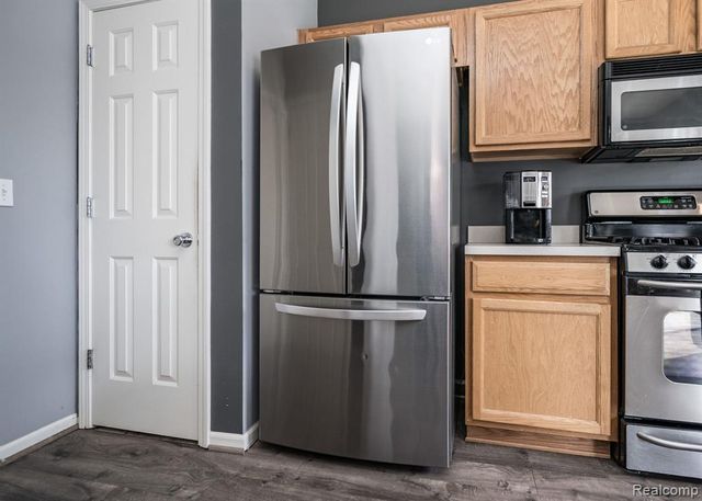 432 Otter Run Road, Holly, MI 48442