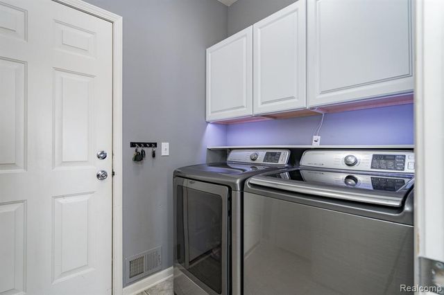 432 Otter Run Road, Holly, MI 48442