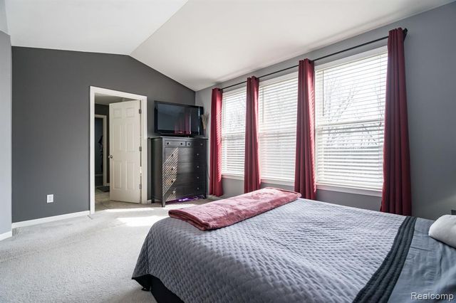 432 Otter Run Road, Holly, MI 48442