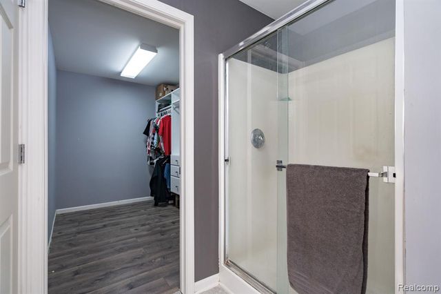 432 Otter Run Road, Holly, MI 48442