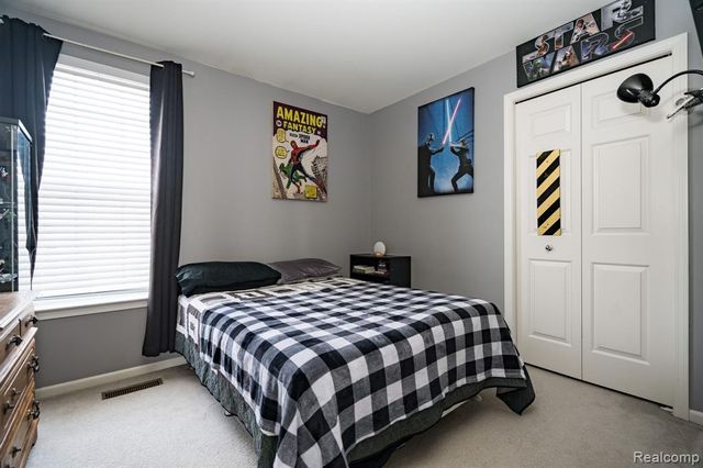 432 Otter Run Road, Holly, MI 48442