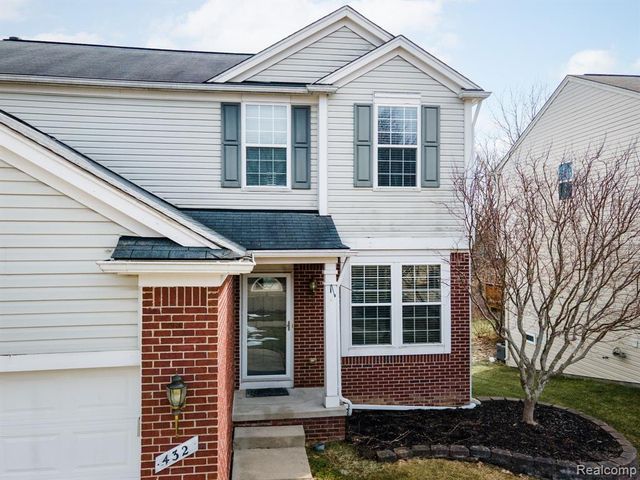 432 Otter Run Road, Holly, MI 48442