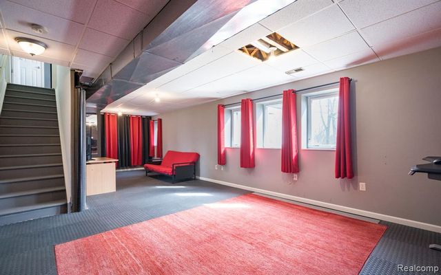 432 Otter Run Road, Holly, MI 48442