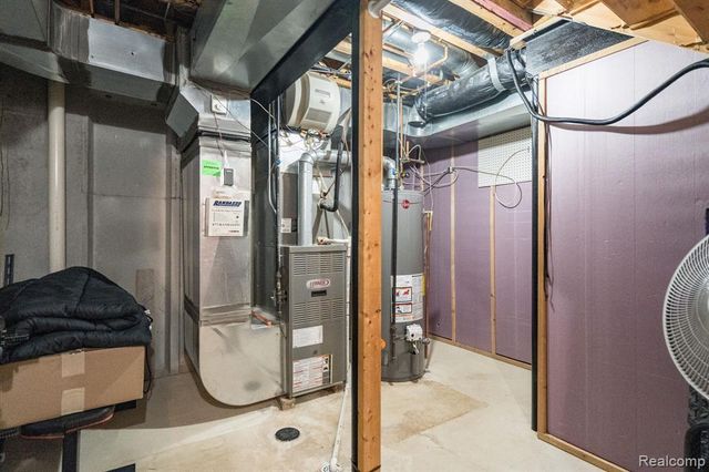 432 Otter Run Road, Holly, MI 48442