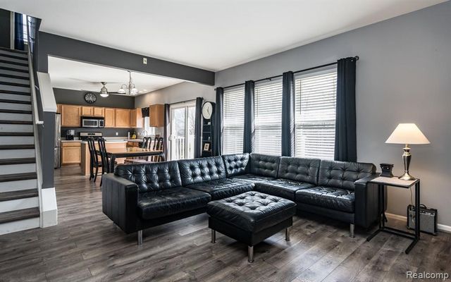 432 Otter Run Road, Holly, MI 48442