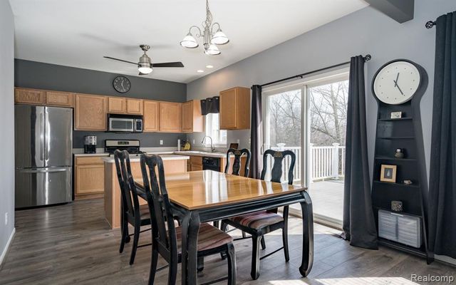 432 Otter Run Road, Holly, MI 48442