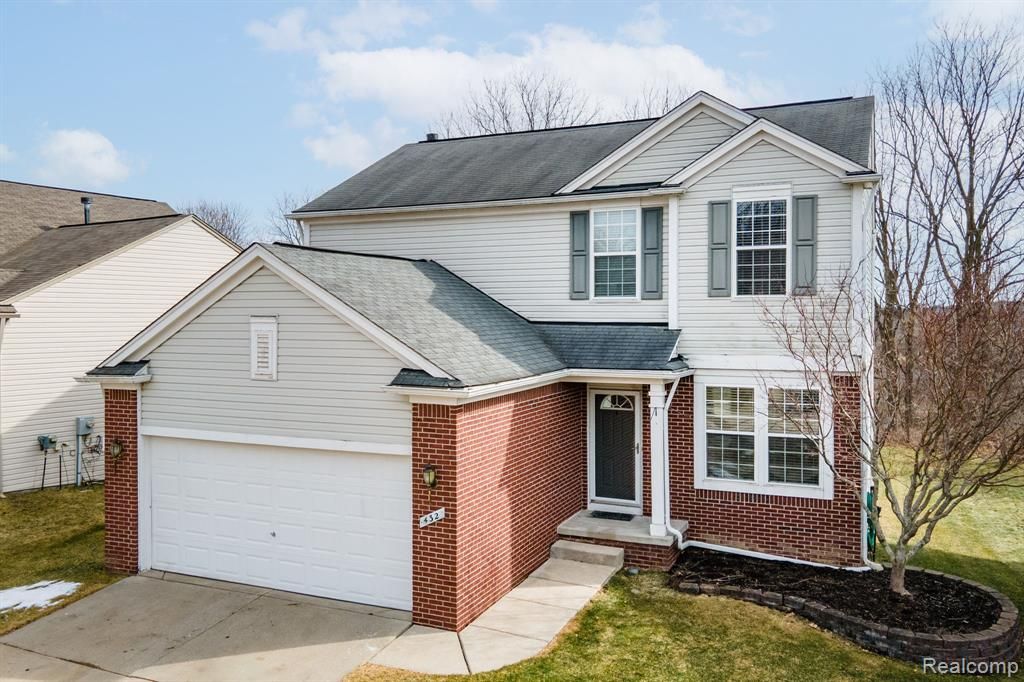 432 Otter Run Road, Holly, MI 48442