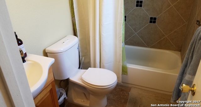 5927 CLIFF ROCK DR, San Antonio, TX 78250