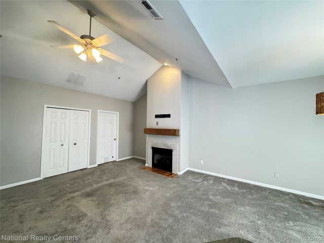 3201 Addington Drive, Commerce Charter Township, MI 48390