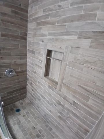 13151 Walden Road 211, Montgomery, TX 77356