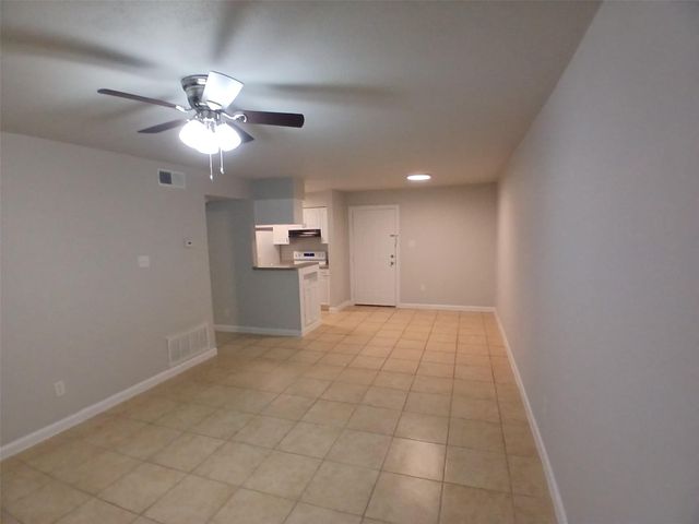 13151 Walden Road 211, Montgomery, TX 77356