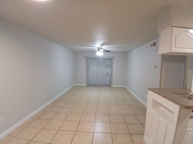 13151 Walden Road 211, Montgomery, TX 77356