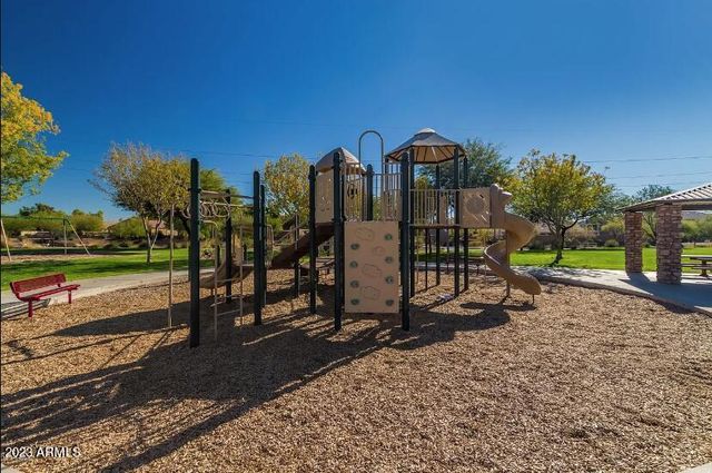 2823 E Questa Drive, Phoenix, AZ 85024