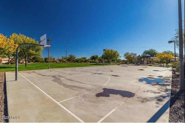 2823 E Questa Drive, Phoenix, AZ 85024