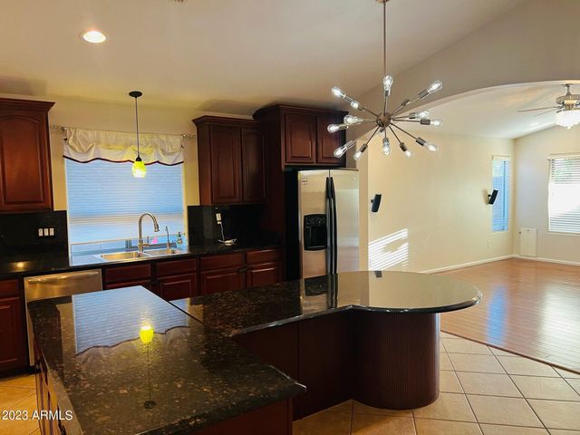 2823 E Questa Drive, Phoenix, AZ 85024