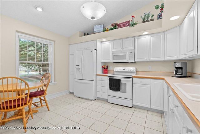 6212 E Timber View Drive, East Lansing, MI 48823