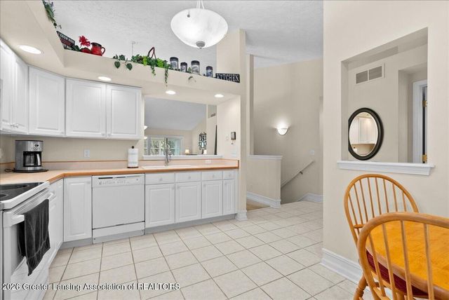 6212 E Timber View Drive, East Lansing, MI 48823
