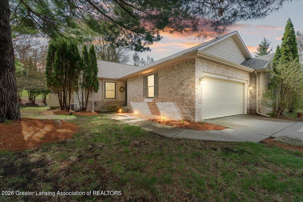 6212 E Timber View Drive, East Lansing, MI 48823